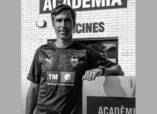 Pelatih Valencia Fernando Martin (Sumber: X/@LaLigaLocaID)