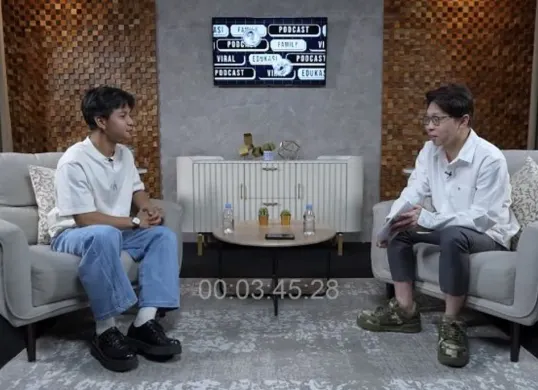 Pengakuan Yuka soal status hubungannya dengan Aliyah Balqis memicu perhatian publik setelah isu selingkuh dan pernikahan ramai diperbincangkan. (Sumber: YouTube/dr.Richard Lee)