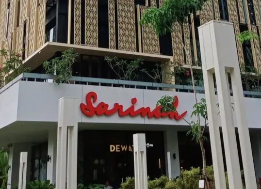 Gedung Sarinah di Jalan M.H. Thamrin, Jakarta Pusat, ikon pusat perbelanjaan bersejarah yang tetap beroperasi normal pasca insiden kebakaran pada Minggu malam. (Sumber: Dok/Sarinah Jakarta)