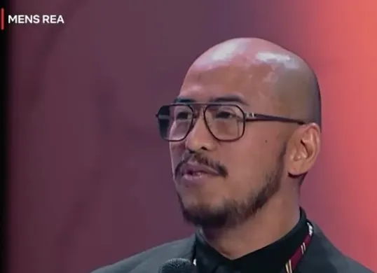 Stand Up Comedy Mens Rea karya Pandji Pragiwaksono resmi tayang di Netflix tanpa sensor (Sumber: Instagram/@netflixid)