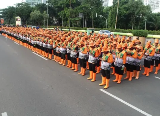 DLH Jakarta menyiagakan ribuan personel untuk mengawal pergantian tahun baru. (Sumber: Dok. Istimewa)