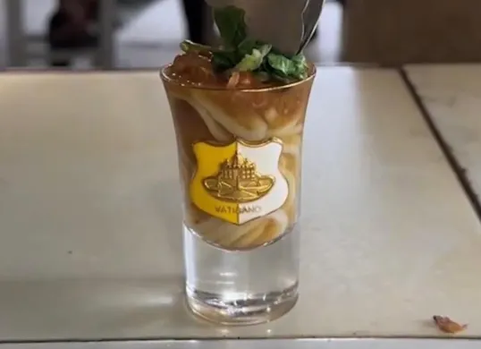 Mie Ayam One Shot Pak Sarmintul di Bantul, Yogyakarta yang viral. (Sumber: Instagram/@paksarimatul)