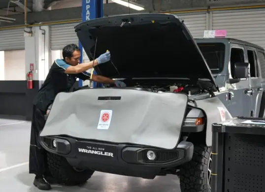 Jeep Indonesia membagikan Holiday Road-Check Tips jelang libur Natal dan Tahun Baru 2025/2026. (Sumber: Jeep)