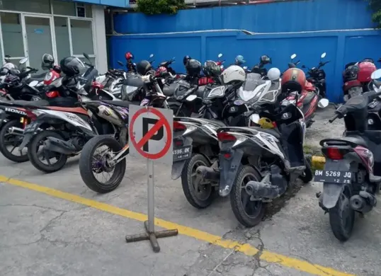 Pemprov DKI Siapkan 36 Titik Parkir untuk Dukung Perayaan Malam Tahun Baru 2026 “From Jakarta with Love” (Sumber: Pinterest/@netra)