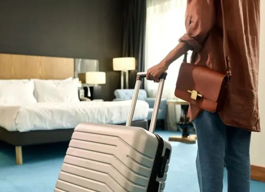 Deretan hotel murah di Bandung menawarkan kenyamanan menginap dengan harga terjangkau, cocok untuk liburan hemat di Kota Kembang. (Sumber: Pinterest)