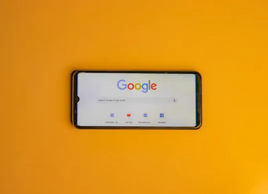 Cara hentikan Google rekam jejak digital. (Sumber: Pexels/Shantanu Kumar)