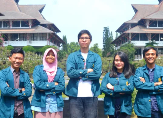 Ilustrasi universitas terbaik di Indonesia di bidang IT versi THE WUR by Subject 2025. (Sumber: ITB)