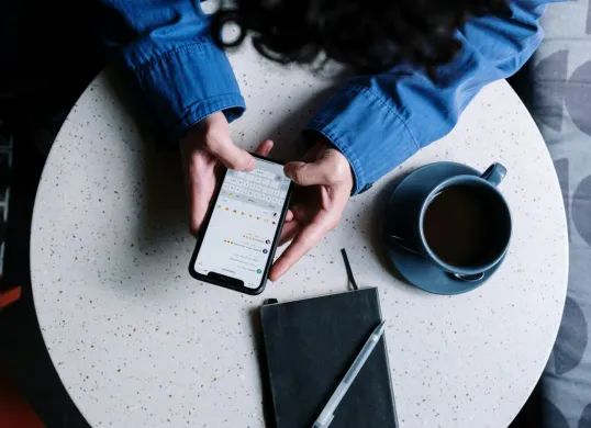 Cara mengubah tampilan Whatsapp. (Sumber: Pexels/Cottonbro Studio)