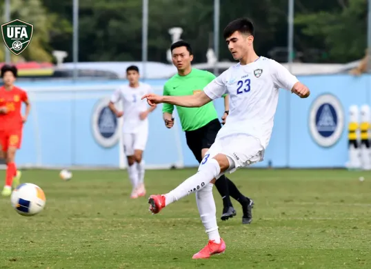 Timnas U20 Uzbekistan berhasil mengalahkan China lewat adu penalti dalam laga uji coba jelang Piala Asia U20 2025. (Sumber: Instagram @uzbekistanfa)