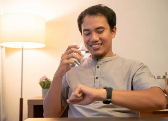 Beberapa tips tubuh tetap prima saat bekerja meski sedang berpuasa (Sumber: Freepik)