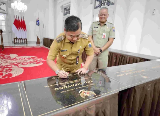 Pj Gubernur Jakarta Teguh Setyabudi melakukan meresmikan RTH dan TPU, Senin, 3 Februari 2025. (Sumber: Dok. Kominfotik)