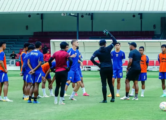 Hadapi Bekasi City, ajak Adhyaksa FC fokuskan recovery pemain dia mendapatkan tiga poin penuh. (Sumber: Tangkapan layar/Instagram @adhyaksafootballclub)