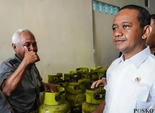 Menteri Energi dan Sumber Daya Mineral (ESDM) Bahlil Lahadalia tak salahkan siapapun terkait masalah distribusi LPG 3 kg. (Sumber: Poskota/Bilal Nugraha Ginanjar)