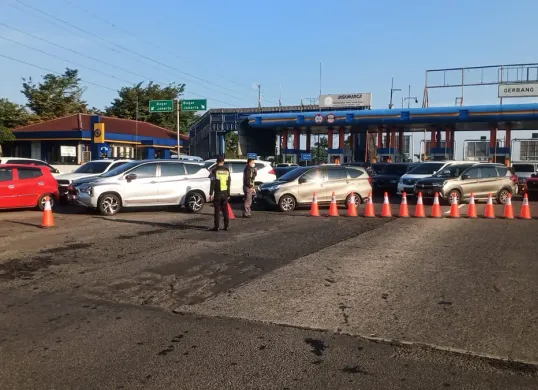 Gerbang Tol Ciawi 2 KM 41 kembali beroperasi setelah kecelakaan maut yang menyebabkan kerusakan fasilitas. (Sumber: Dok. Jasa Marga)