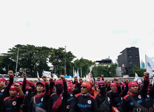 Ilustrasi. Massa buruh siap demo menuju Gedung DPR RI dan Istana Kepresidenan Jakarta, pada Kamis, 28 Agustus 2025. (Sumber: Poskota/Bilal Nugraha Ginanjar)