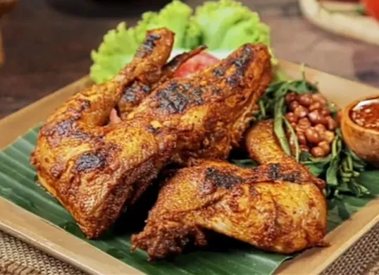 Resep ayam bakar taliwang (Sumber: Tangkap Layar YouTube/Indonesian Simple)