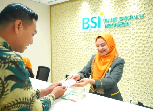 Syarat dan cara mudah mengajukan pinjaman dana KUR BSI 2025. (Sumber: BSI)