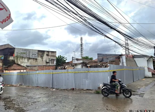 Lokasi lahan warga pemilik lima SHM di Desa Setia Mekar, Tambun Selatan, Kabupaten Bekasi, pasca dilakukan digusur PN Cikarang. Jumat, Jumat, 7 Februari 2025. (Sumber: Poskota/Ihsan Fahmi)