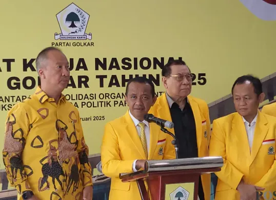 Menteri ESDM sekaligus Ketua Umum Partai Golkar, Bahlil Lahadalia di acara Rakernas Golkar, Sabtu, 8 Februari 2025. (Sumber: Poskota/Pandi Ramedhan)