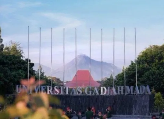 10 Universitas Terbaik dengan Biaya & Prospek Karir Menjanjikan (Sumber: Pinterest)