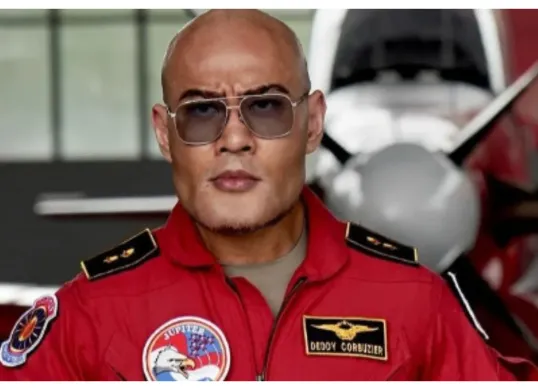 Deddy Corbuzier dihujani kritik pedas setelah menyampaikan pendapatnya terkait aksi  KontraS yang menginterupsi rapat Panja RUU TNI. (Sumber: Instagram Deddy Corbuzier/Hanin)