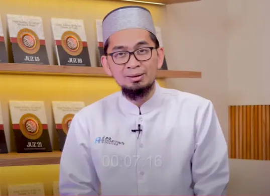 Ustadz Adi Hidayat menjelaskan cara efektif menghafal Al Qur'an. (Sumber: Tangkap Layar YouTube/Adi Hidayat Official)