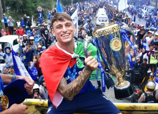 Stefano Beltrame saat membawa Persib Bandung meraih gelar juara Liga 1 2023-24. (Foto: persib.co.id)