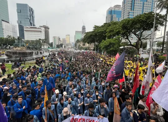 Demo Mahasiswa #IndonesiaGelap kritisi pemerintahan Presiden Prabowo Subianto hari ini di Jakarta pada Senin, 17 Februari 2025. (Sumber: Capture X akun @jackjackparrr)