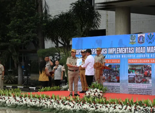 Apel Kesiapan Aksi Implementasi Roadmap Pengelolaan Sampah Perkotaan di Jakarta, di Kantor Walikota Jakarta Utara, Senin, 17 Februari 2025. (Sumber: Poskota/Pandi Ramedhan)