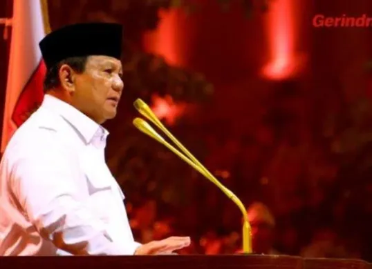 Presiden Prabowo Subianto berpidato di HUT Gerindra 2025, ucapannya menuai beragam tanggapan dari publik. (Sumber: YouTube/Partai Gerindra)