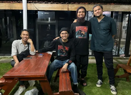 Personel Sheila On 7 mendukung penuh salahsatu rekannya mantan gitaris Sheila On 7 Salman Al Jugjawy luncurkan single baru 'Hey Dunia' (Sumber: Instagram Salman Al Jugjawy)