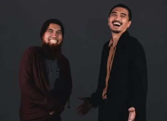 Duet penuh makna antara Sakti mantan gitaris Sheila on 7 dan Duta dalam lagu religi yang menyentuh hati, mendapatkan sambutan hangat dari penggemar musik Indonesia. (Sumber: Instagram/@pak_duta)