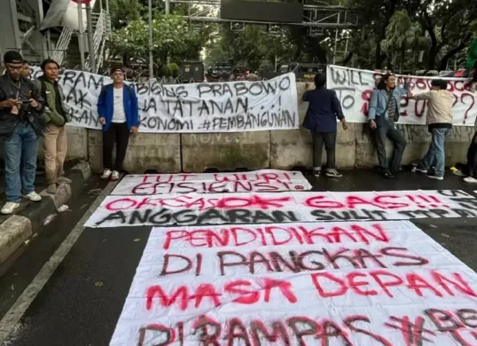  Aksi demo bertajuk Indonesia Gelap. (Sumber: TikTok/@MR.BO***)