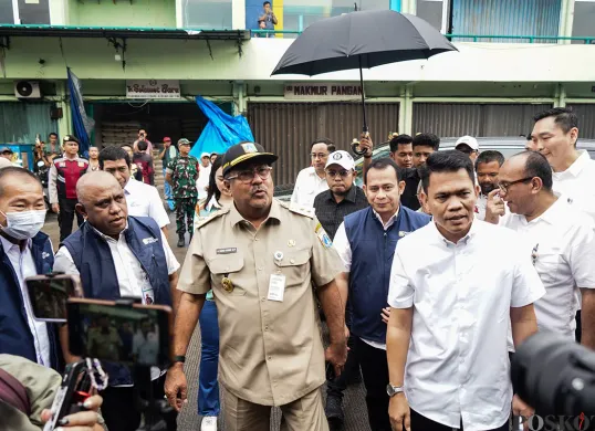 Wakil Gubernur Jakarta, Rano Karno Tinjau Ketersediaan Beras Jelang Bulan Ramadhan