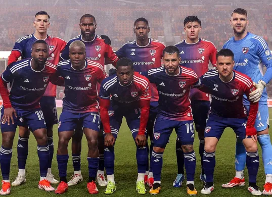 Maarten Paes masuk starting XI FC Dallas saat hadapi Houston Dynamo di laga pekan pembuka MLS 2025. (Sumber: Instagram @fcdallas)