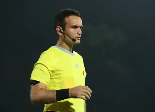 Gulmurodi Sadullo, wasit Tajikistan yang akan memimpin laga Timnas Indonesia vs Bahrain. (Sumber: Instagram/@gulmurod.sadullo)