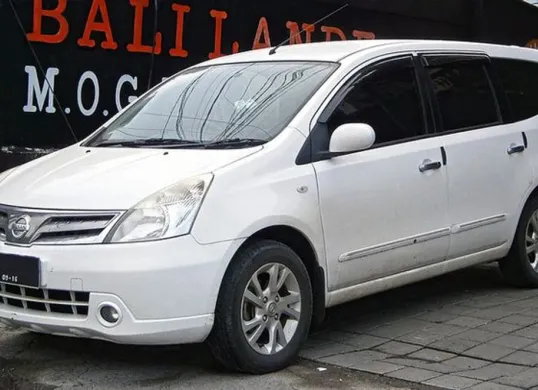 Harga bekas Grand Livina dijual mulai dari Rp70 jutaan dengan banyak keunggulan yang sangat bagus di kelasnya (Sumber: Pinterest)