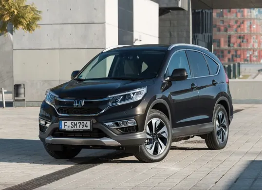 Honda CR-V 2015 masih menjadi banyak pilihan banyak orang karena fitur dan spesifikasi juga harganya. (Sumber: hondanews.eu)