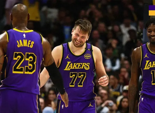 Dua pemain andalan LA Lakers, Luka Doncic dan LeBron James. (Sumber: Instagram @lakers)