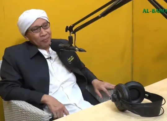 Buya Yahya menyampaikan hal-hal yang harus dipersiapkan oleh umat Muslim dalam menyambut bulan Ramadhan. (Sumber: Tangkap Layar YouTube/Al-Bahjah TV)