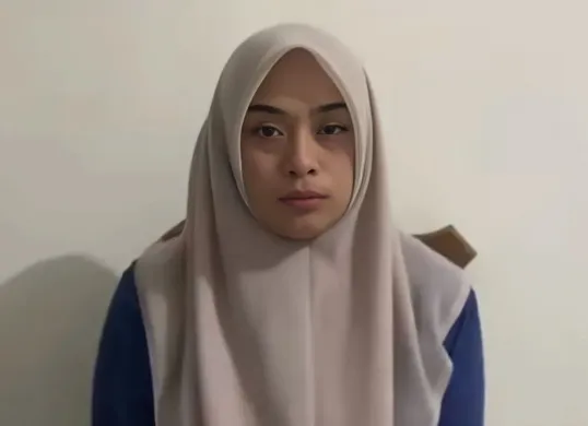 Klarifikasi Bu Guru Salsa usai video syurnya viral di TikTok. (Sumber: TikTok : @sisalsaa)