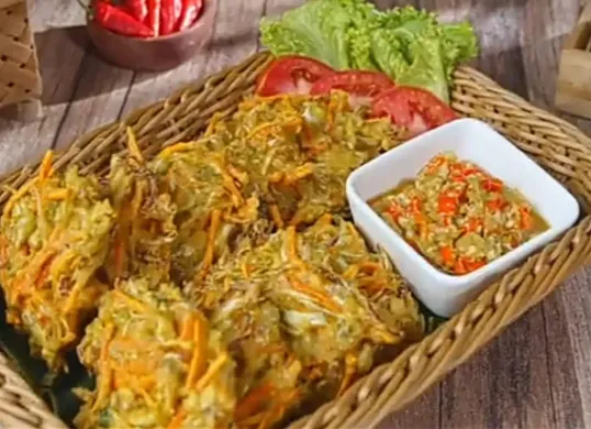 Resep bakwan simple sambal goang tomat gongso, hidangan sederhana namun nikmat (Sumber: Tangkap Layar YouTube/Rudy dan Sahabat TV)