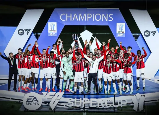 AC Milan berhasil menjuarai Piala Super Italia (Supercoppa Italia) 2024/2025 usai menumbangkan rival satu kotanya Inter Milan dengan skor 3-2. (Sumber: Instagram AC Milan)