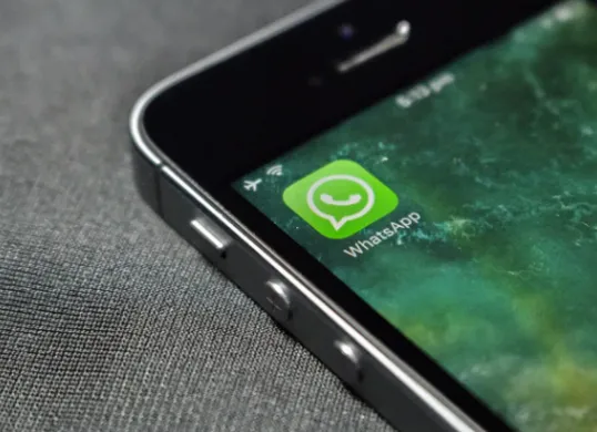 Cara melacak nomor WhatsApp yang tidak dikenal. (Sumber: Pixabay/Webster2703)