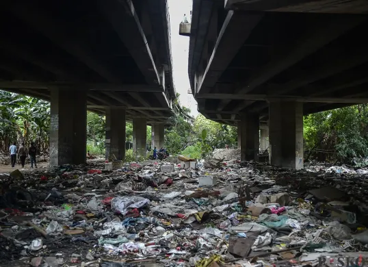Pembersihan Terakhir Puing-Puing Permukiman Kolong Jembatan Angke