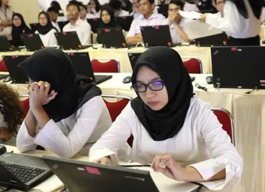Proses seleksi CPNS 2024 yang penuh harapan kini memasuki tahap pengumuman hasil, dengan berbagai instansi mulai mengumumkan kelulusan calon pegawai negeri sipil (Sumber: Pinterest/Jessica)