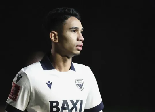 pemain Timnas Indonesia Marselino Ferdinan menjalani debutnya di Piala FA bersama Oxford United. (Sumber: X/ SiaranBolaLive)