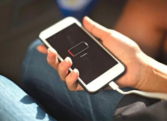 Cara mengatasi iPhone tidak bisa di charger. (Sumber: Pinterest)