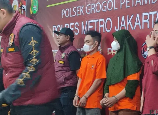 Konferensi pers kasus penelantaran anak di Polsek Grogol Petamburan, Jakarta Barat, Rabu, 15 Januari 2025. (Sumber: Poskota/Ali Mansur)