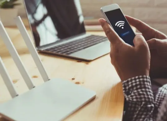 Tidak perlu dalam menggunakan WiFi Publik di Hp Anda. (Sumber: Pinterest/digitaltrends)